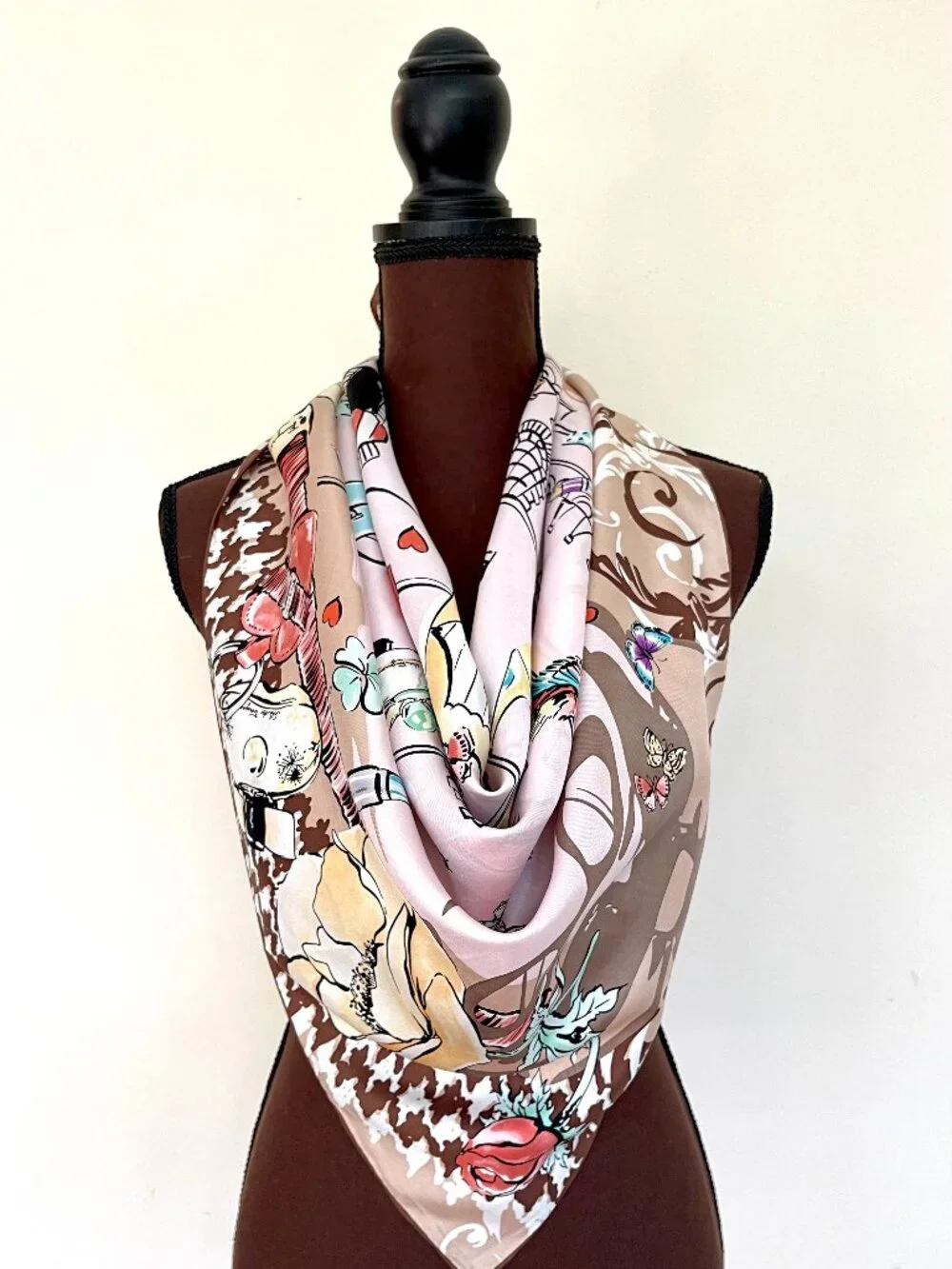NWT Salvatore Ferragamo Icons Beauty Beige Silk Scarf